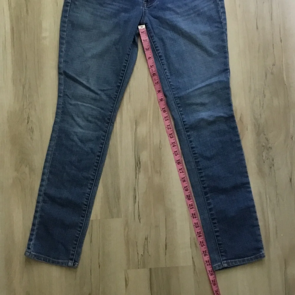 Old Navy Women's Straight Leg Jeans - Picture 5 of 5
